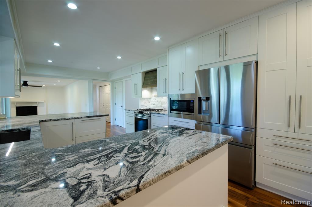 1402 Fieldstone Court, Ann Arbor, MI 48108 — Photo 5