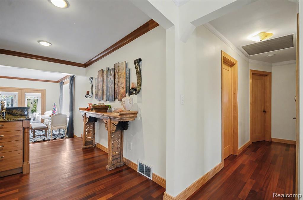 6622 Houghten Drive, Troy, MI 48098 — Photo 9