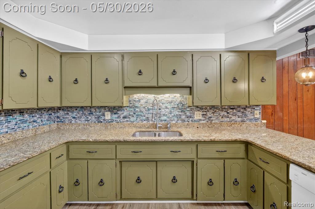 28013 Roan Drive, Warren, MI 48093 — Photo 10