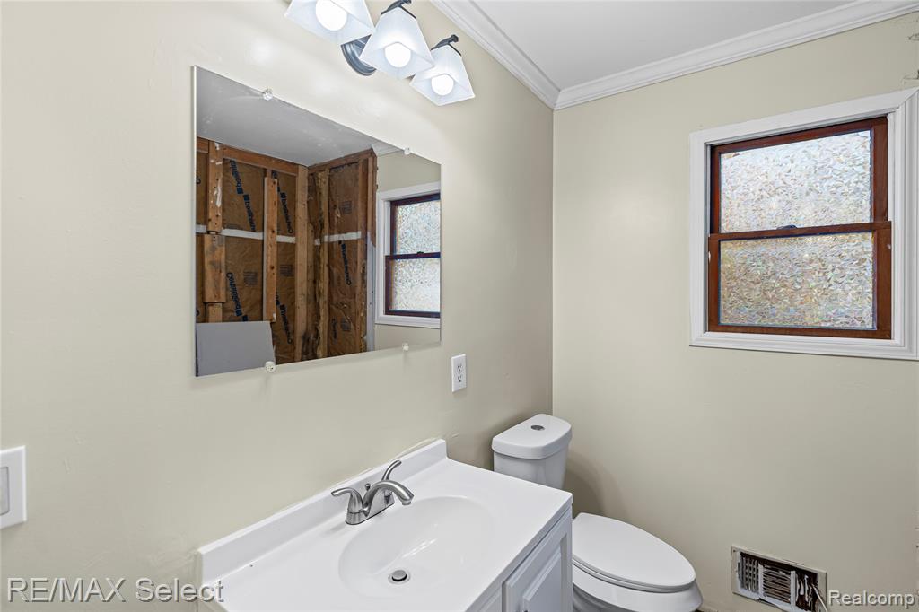 631 Center Street, Chesaning, MI 48616 — Photo 11