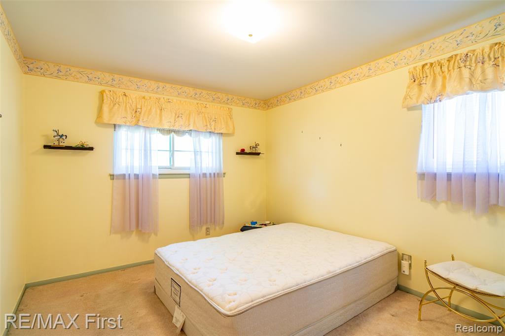 8860 Kidley Drive, Sterling Heights, MI 48314 — Photo 18