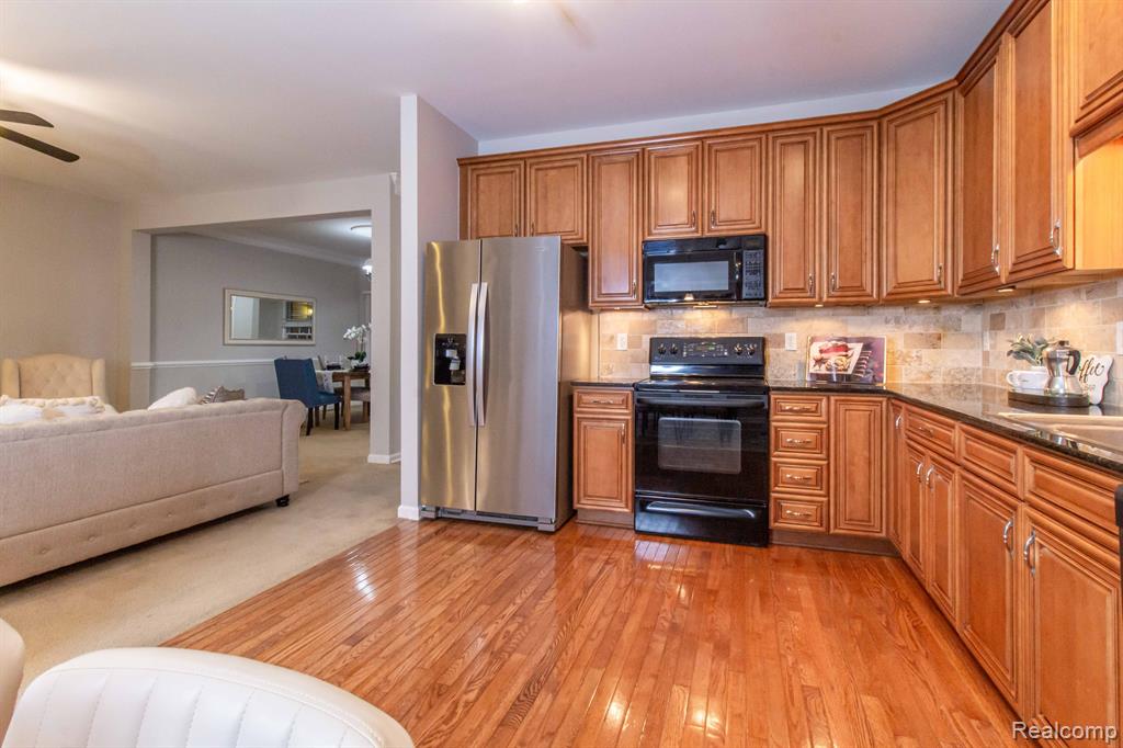 49970 BLACKBERRY Trail, Novi, MI — Photo 18