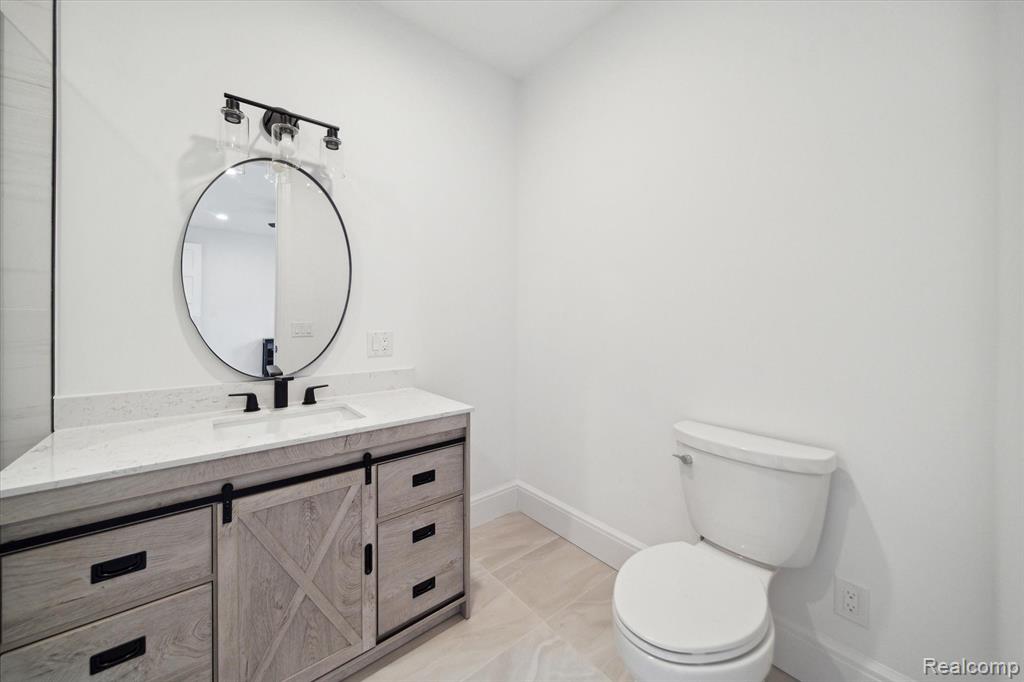 7450 PARKSTONE Lane, Bloomfield Hills, MI 48301 — Photo 50