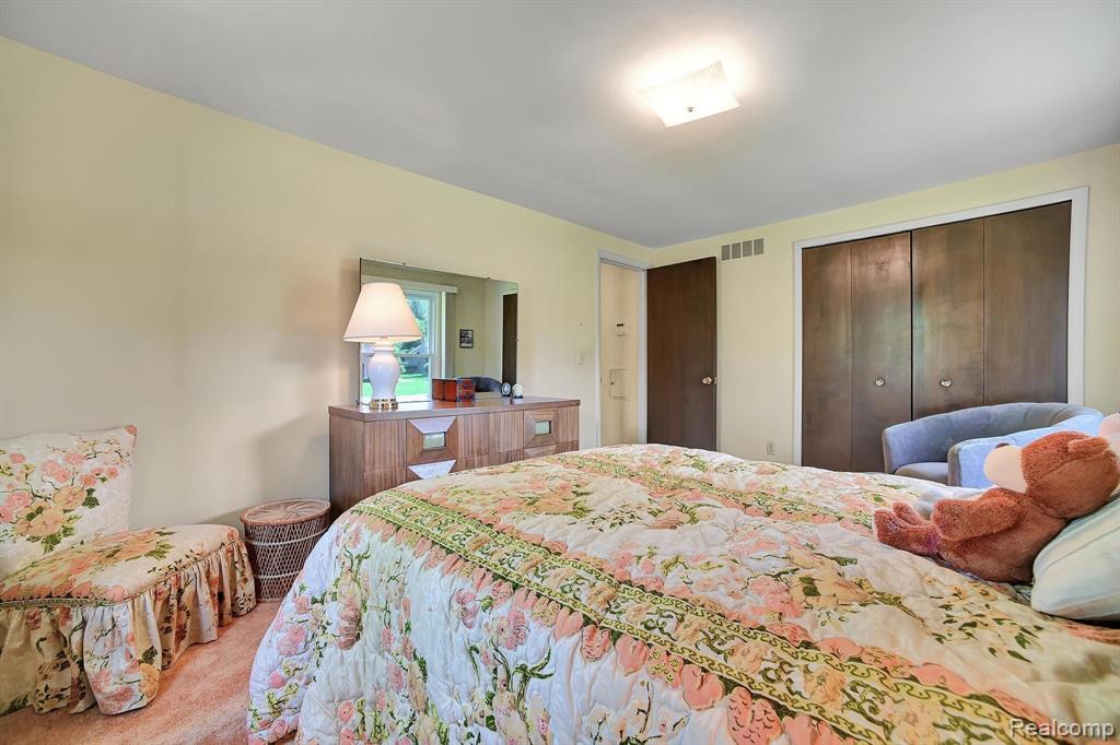 530 WHITEHALL Road, Bloomfield Hills, MI 48304 — Photo 42