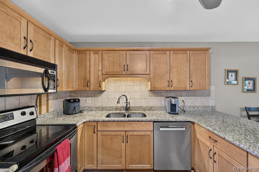 9968 Timothy Lane, South Lyon, MI 48178 — Photo 9