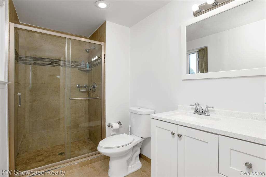 6322 CLARENDON Drive, Canton, MI 48187 — Photo 30