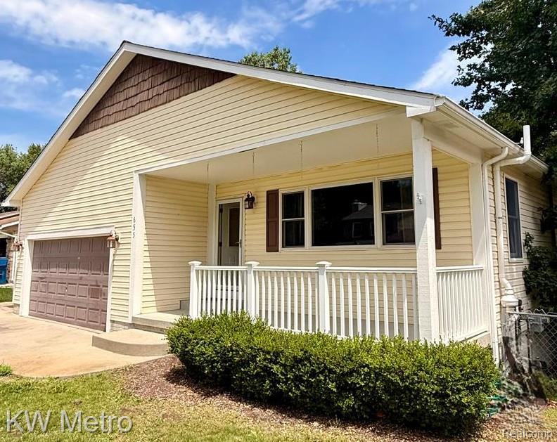 655 Sherry Drive, Lake Orion, MI 48362 — Photo 2