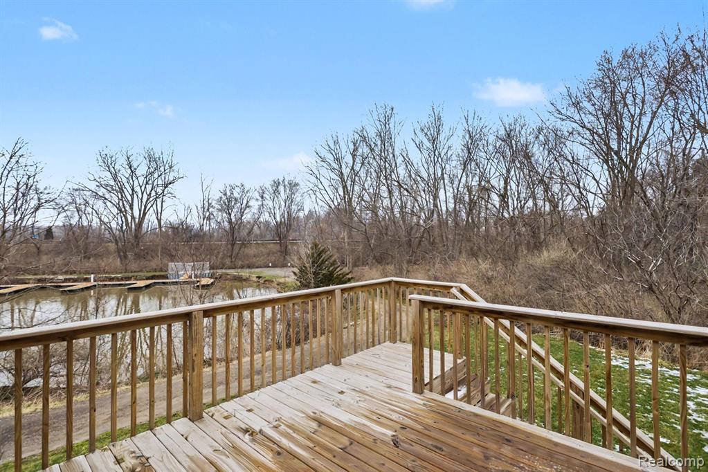 529 Swan River Drive, Benton Harbor, MI 49022 — Photo 15