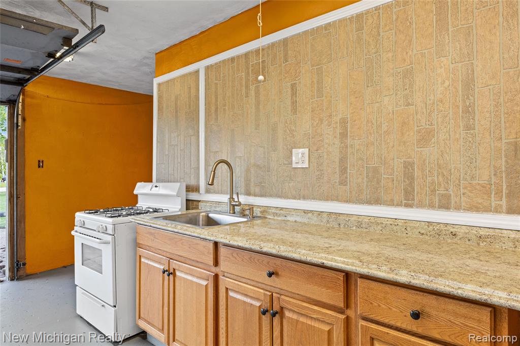 8359 Chicago Road, Warren, MI 48093 — Photo 68