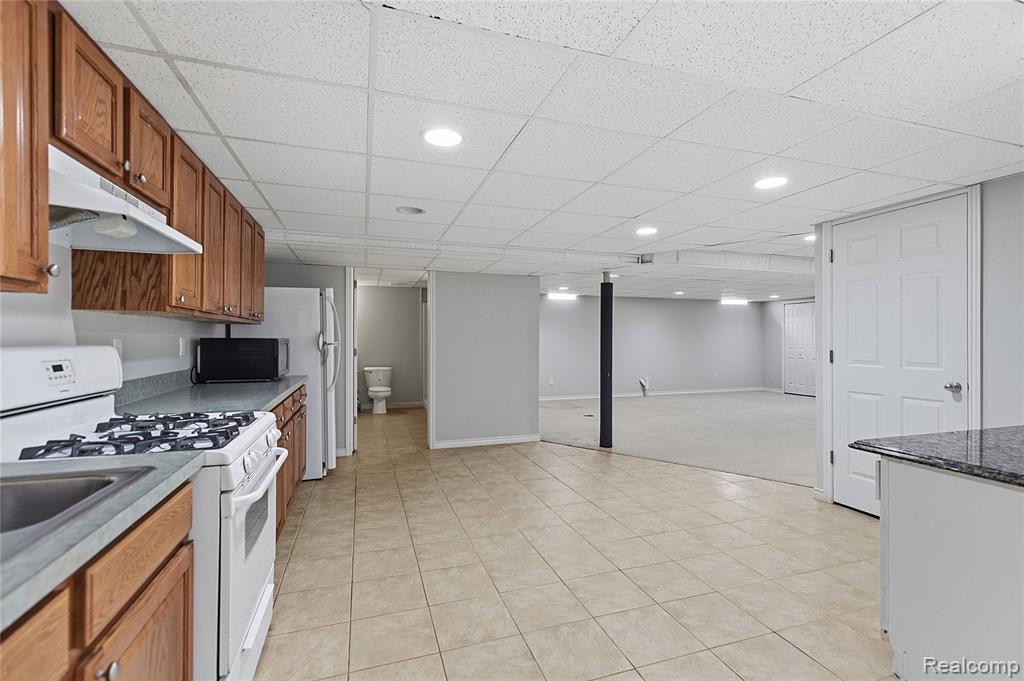 49783 Golden Park Drive, Utica, MI 48315 — Photo 50