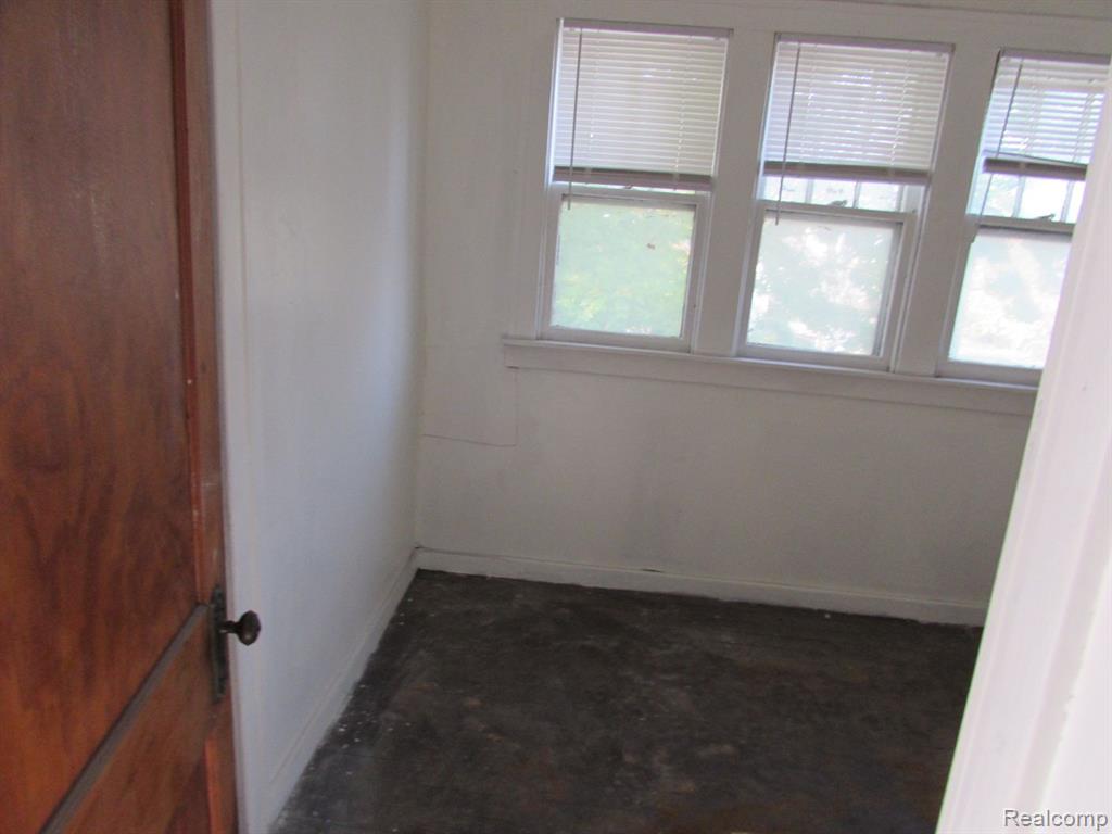 5270 MONTCLAIR Street, Detroit, MI 48213 — Photo 33