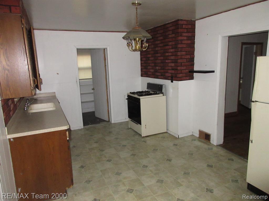 604 Smith Street, Monroe, MI 48161 — Photo 16