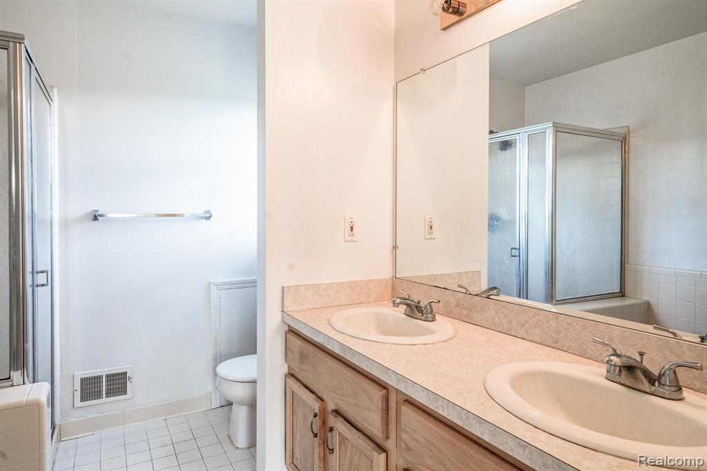 45293 HORSESHOE Circle, Canton, MI 48187 — Photo 44