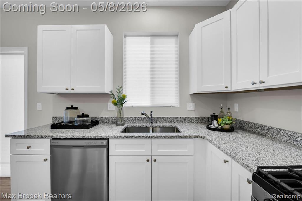 240 W Wilson, Pontiac, MI 48341 — Photo 17