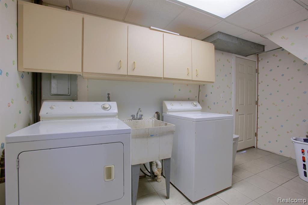 46070 EDGEWATER Drive, Chesterfield, MI, 48047