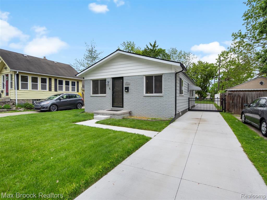 94 School Avenue, Clawson, MI — Photo 2
