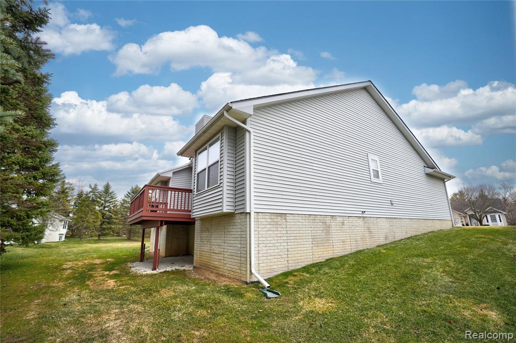 1130 Creekside Court, Burton, MI 48509 — Photo 28