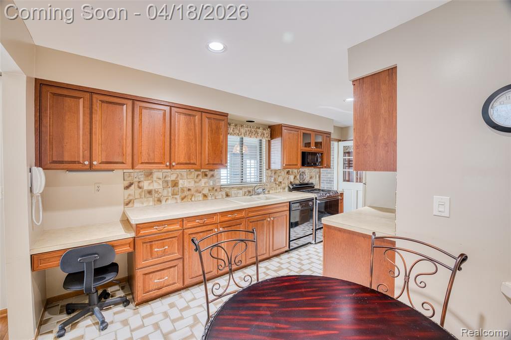 35631 Heritage Lane, Farmington, MI 48335 — Photo 10