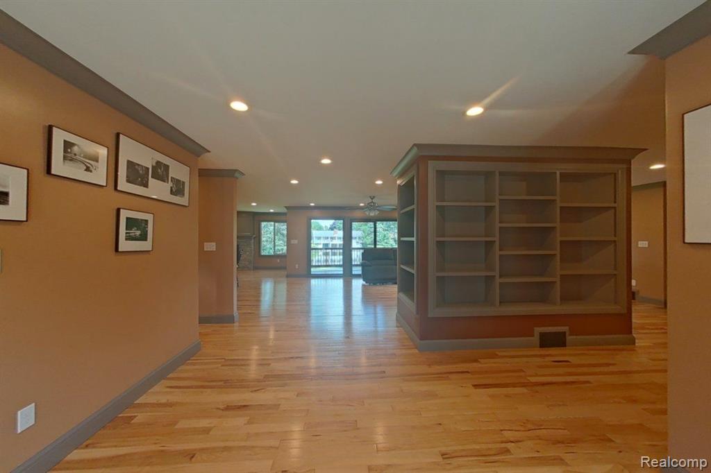 6523 ELLINWOOD Drive, White Lake, MI 48383 — Photo 25