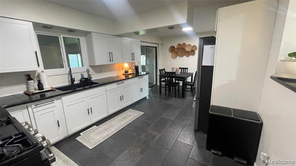 2966 Burlington Drive, Buena Vista, MI 48601 — Photo 33