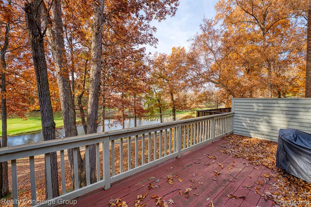 4526 GOLF VIEW Drive, Brighton, MI 48116 — Photo 37