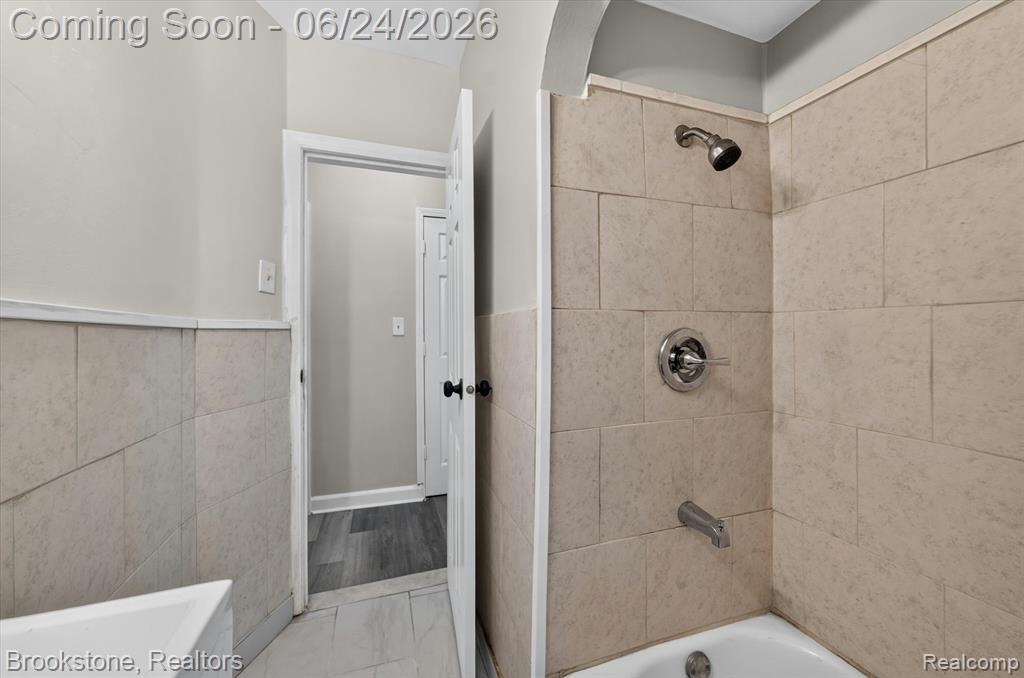 7203 Orchard Avenue, Warren, MI 48091 — Photo 17