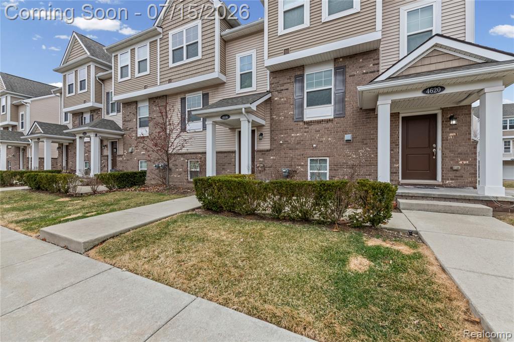 4616 Bradley Circle, Troy, MI 48085 — Photo 2
