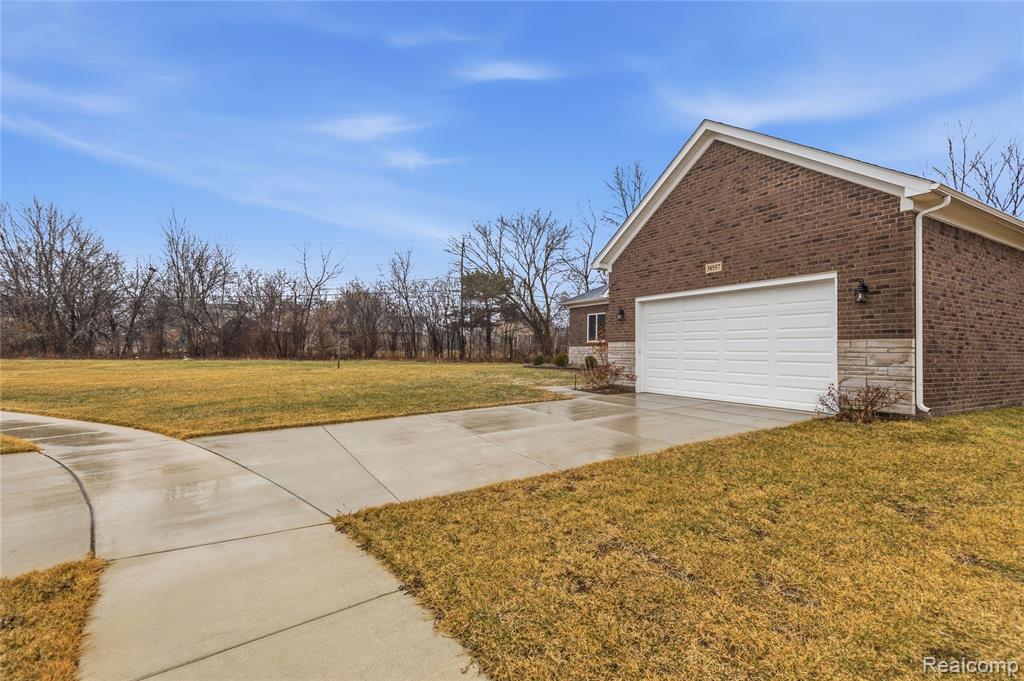 38557 Mountain Ash Court, Clinton Twp, MI 48036 — Photo 38