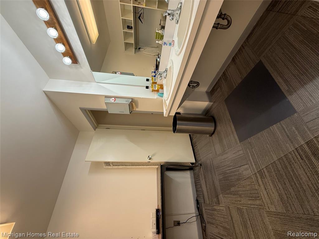 2290 E HILL Road, Grand Blanc, MI 48439 — Photo 12