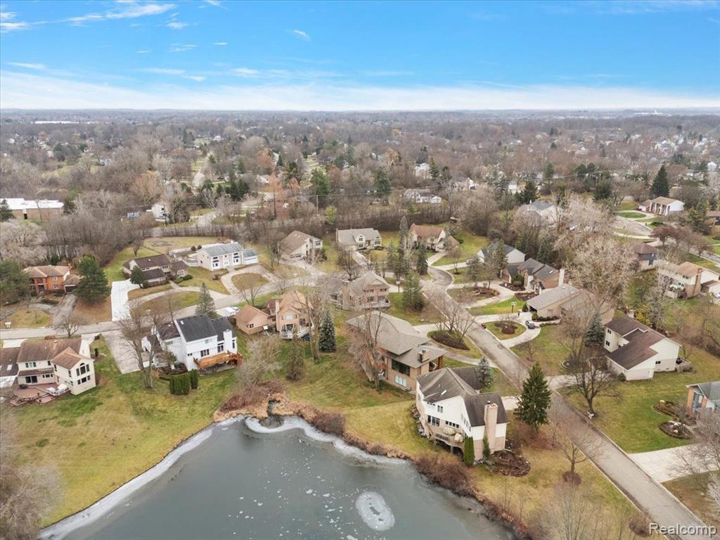 5385 POND BLUFF Drive, West Bloomfield, MI 48323 — Photo 90