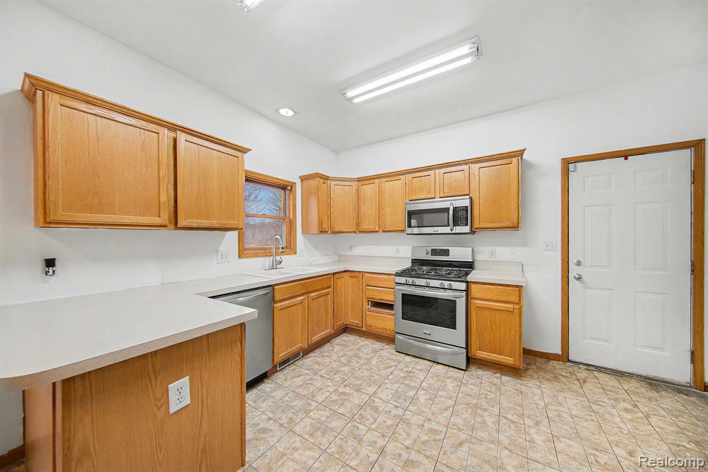 23780 Carleton West Road, Belleville, MI 48111 — Photo 12