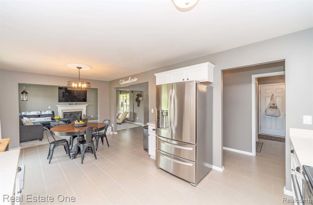 4433 JORDAN Drive, Grand Blanc, MI 48439 — Photo 22
