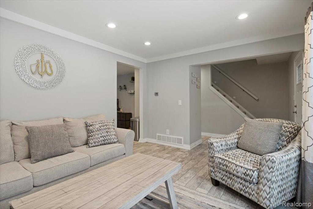 39663 WALES Street, Canton, MI 48188 — Photo 11