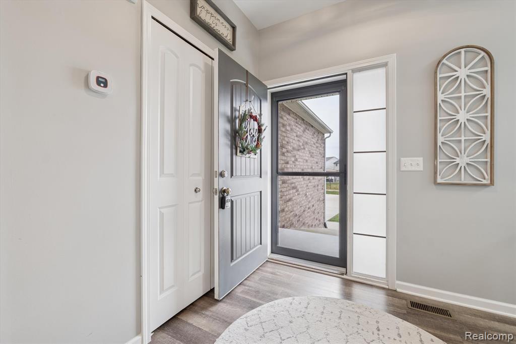 48138 Manhattan Drive, Macomb, MI 48042 — Photo 5
