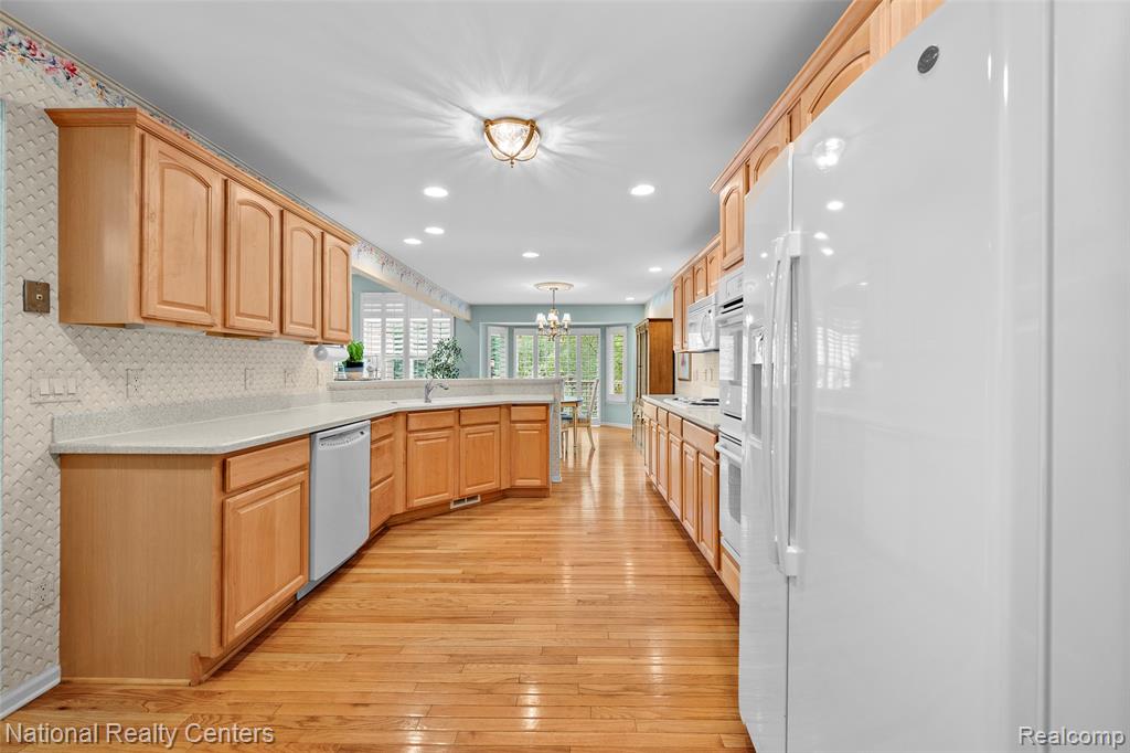 49455 N Glacier Avenue, 43, Northville, MI 48168 — Photo 13
