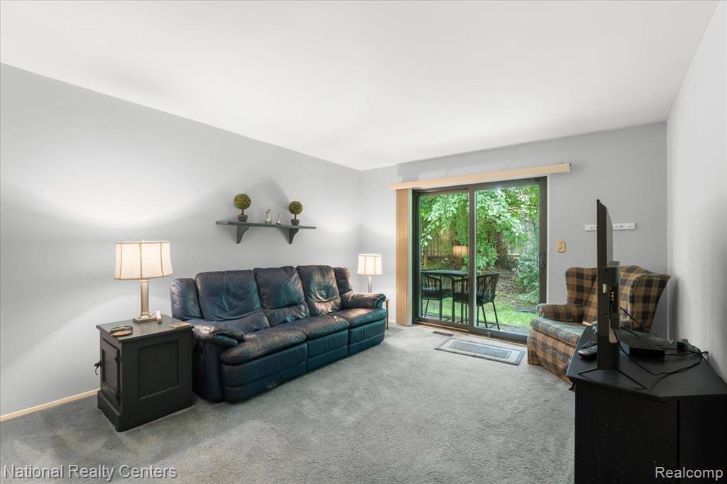 37224 BRENTWOOD Circle, Farmington Hills, MI 48331 — Photo 21