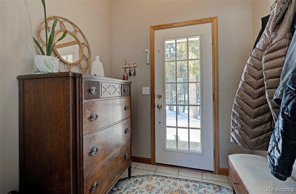 9619 Tree Top Court, Pinckney, MI, 48169