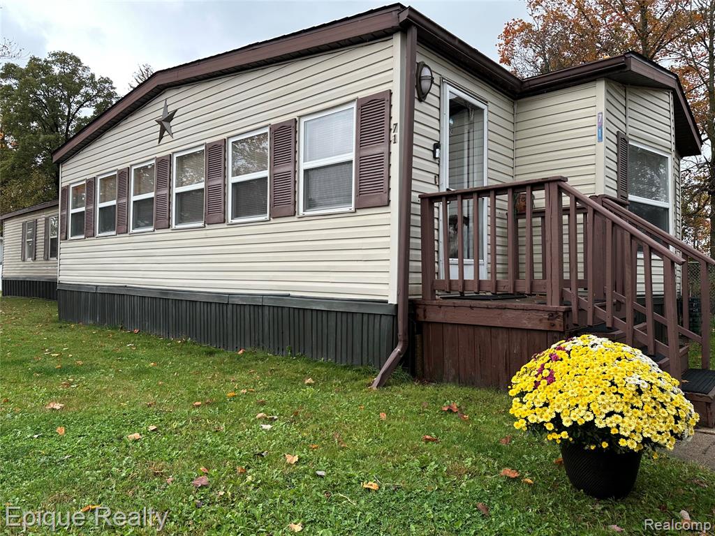 71 Sangam Place, Swartz Creek, MI 48473 — front exterior