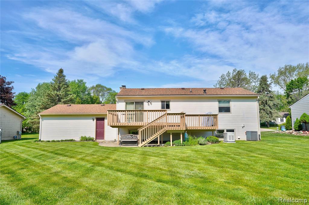 6059 Stockbridge Commons Trail, Grand Blanc, MI 48439 — Photo 49