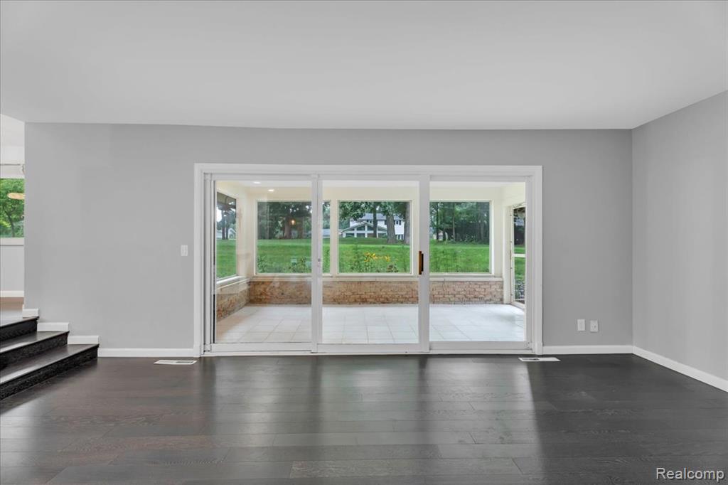 6016 Plantation Drive, Grand Blanc, MI 48439 — Photo 26