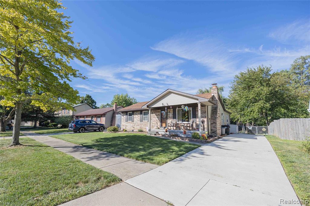 25298 Castlewood Drive, Woodhaven, MI 48183 — Photo 2