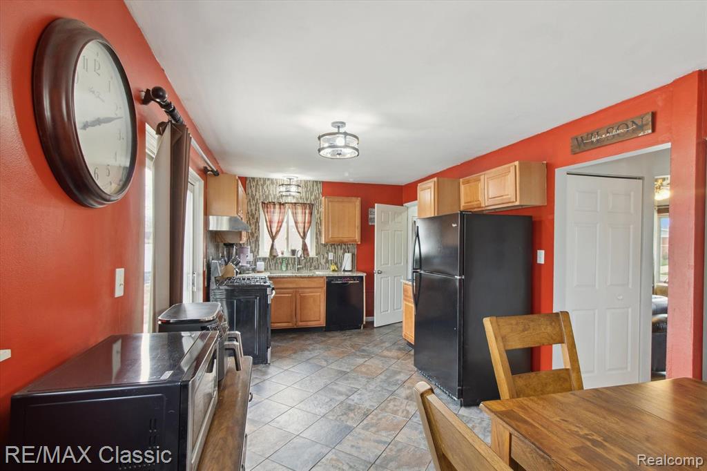 832 VAN SULL Street, Westland, MI — Photo 10