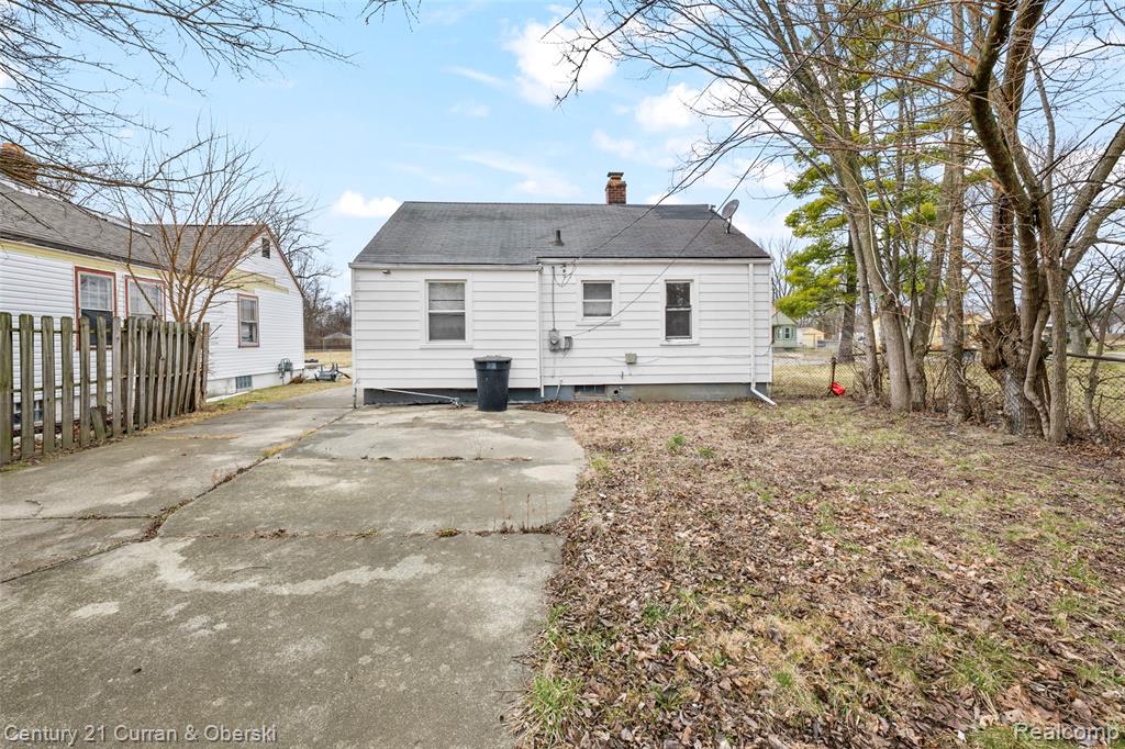 8468 Minock Street, Detroit, MI 48228 — Photo 17