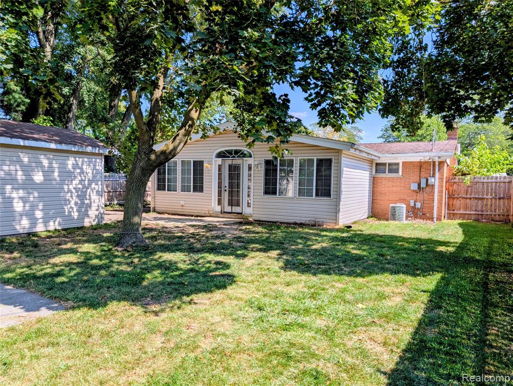 9085 Melrose Street, Livonia, MI 48150 — Photo 16