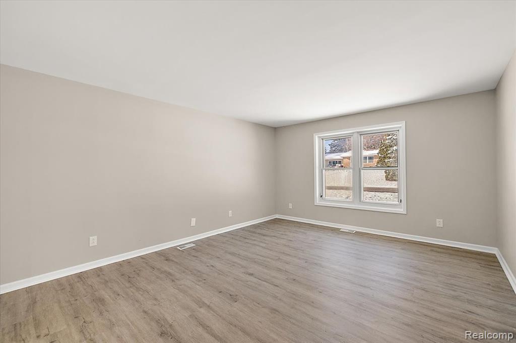 927 Alan Drive, Lake Orion, MI 48362 — Photo 7