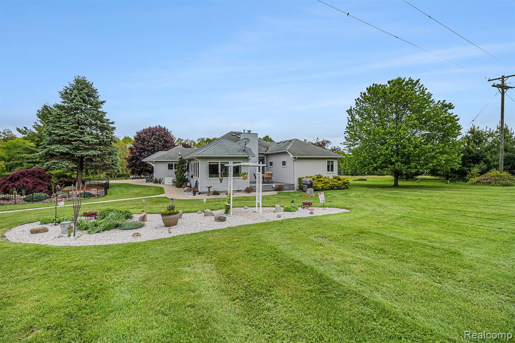 6268 Hazard Road, Fenton, MI 48430 — Photo 46