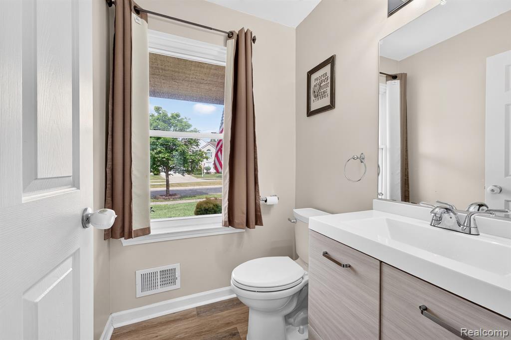 27681 MILL CREEK Drive, Brownstown, MI 48183 — Photo 14