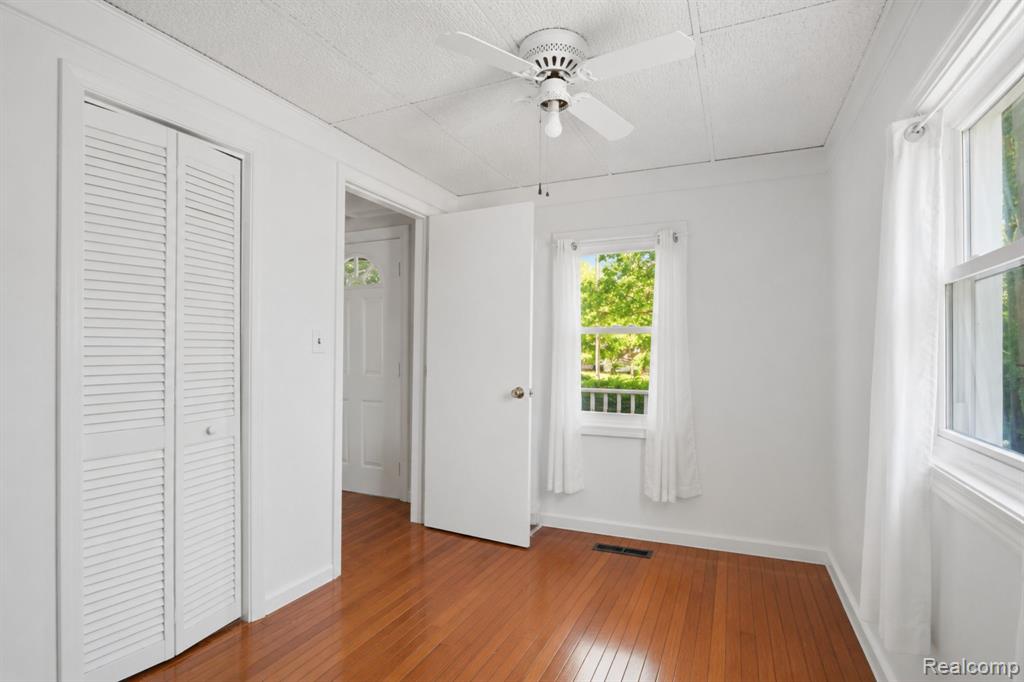 208 Flushing Street, Gaines Vlg, MI 48436 — Photo 7