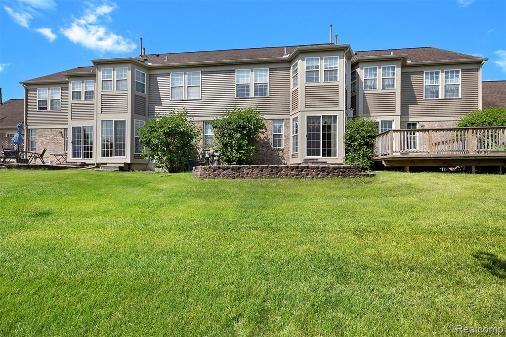 4093 Hunters Circle E, Canton, MI 48188 — Photo 37