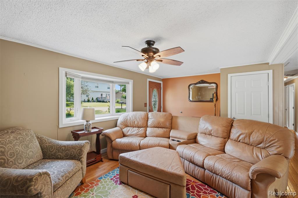 608 Snyder Road, Highland, MI — Photo 3